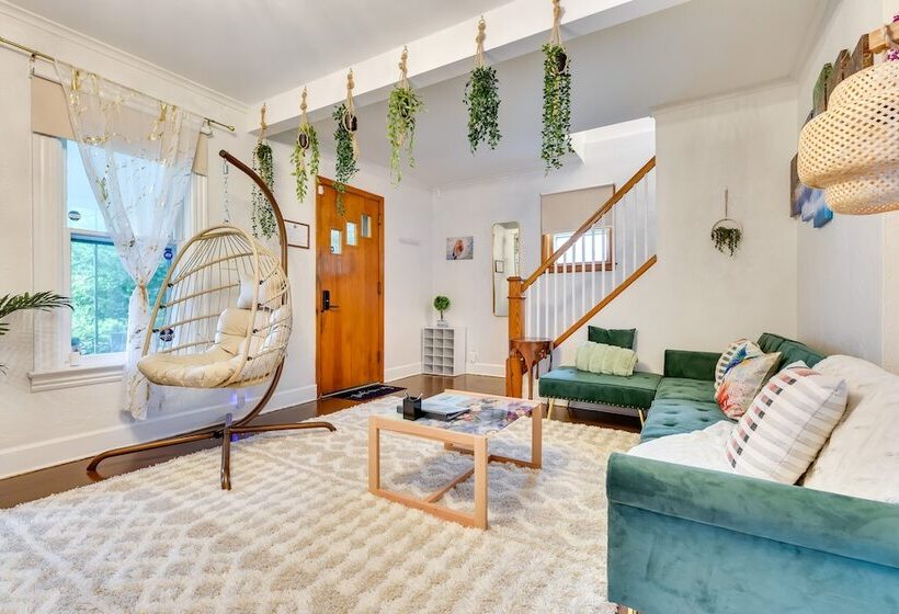 Themed New York Home ~ 2 Mi To Niagara Falls!