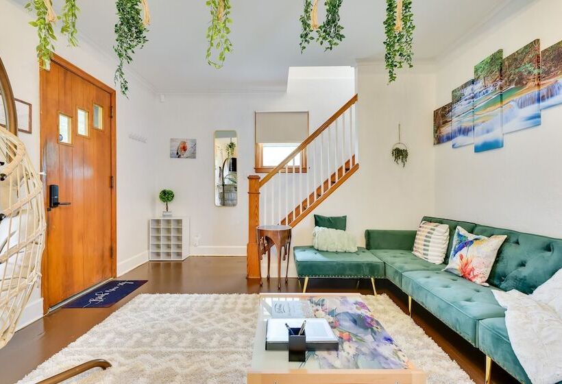 Themed New York Home ~ 2 Mi To Niagara Falls!