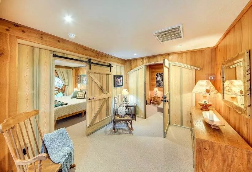 Unique Nordman Retreat 1 Mi To Priest Lake!