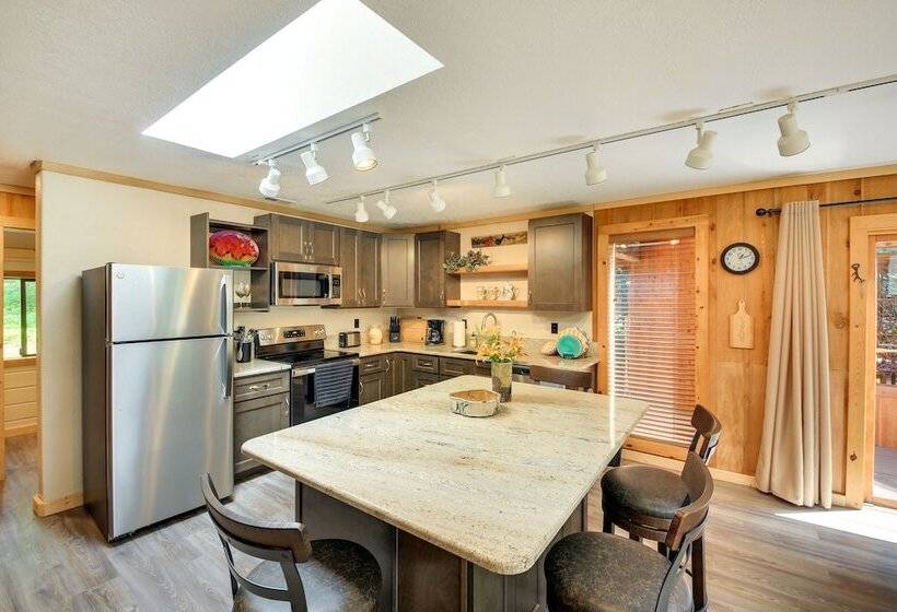 Unique Nordman Retreat 1 Mi To Priest Lake!