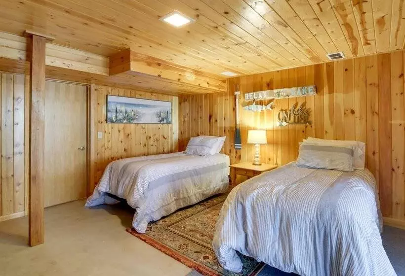 Up North Remer Lake House W/ Dock & Grill!