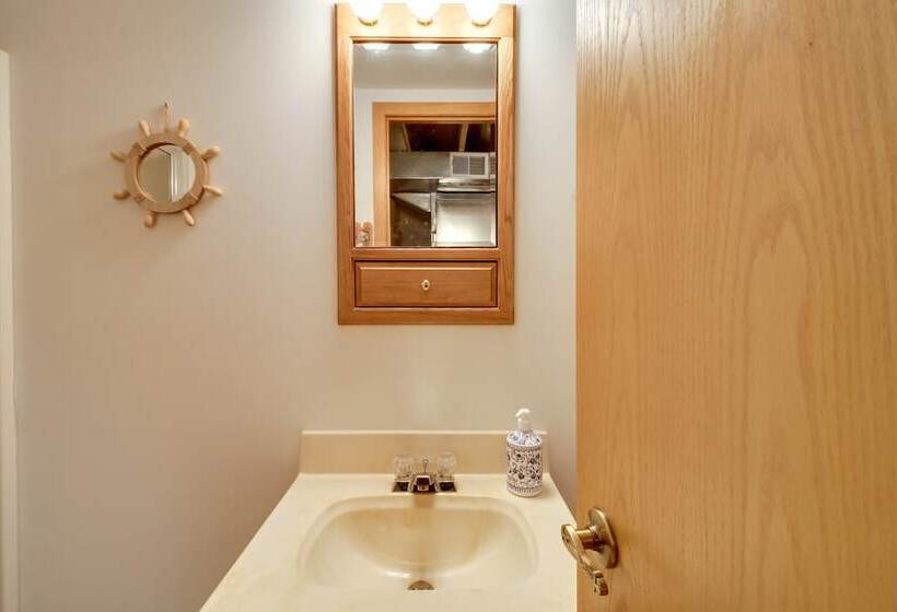 Up North Remer Lake House W/ Dock & Grill!