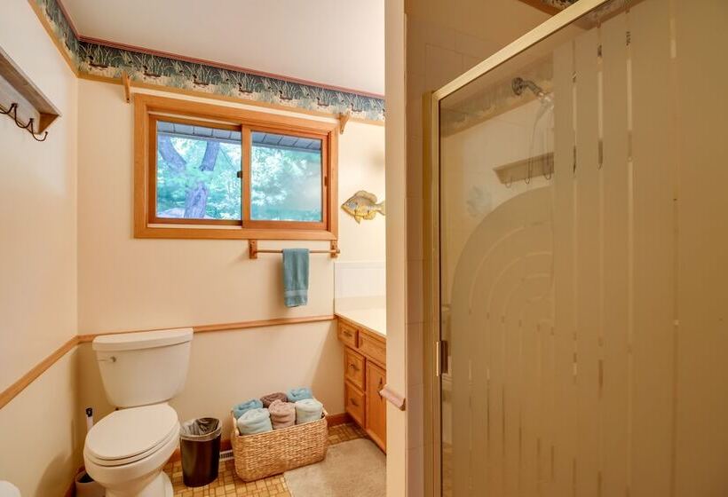 Up North Remer Lake House W/ Dock & Grill!