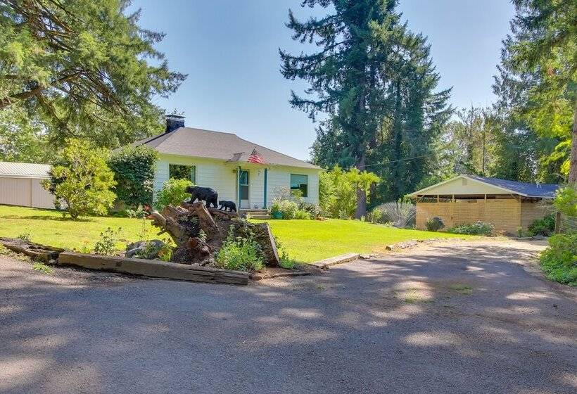 Vintage Cottage By Leaburg Canal W/ Large Yard!