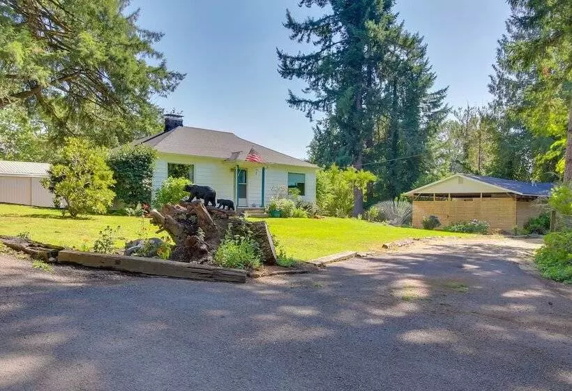 Vintage Cottage By Leaburg Canal W/ Large Yard!