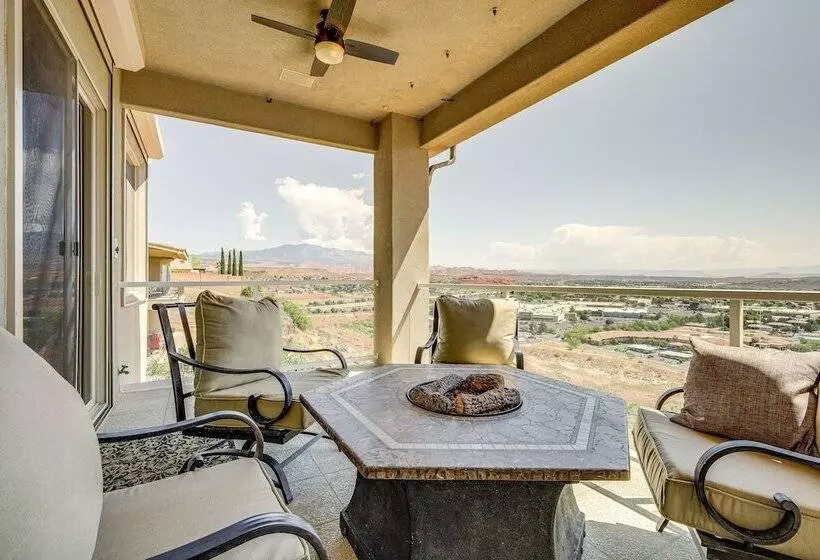 Airy St George Retreat W/ Balcony + Mtn Views!