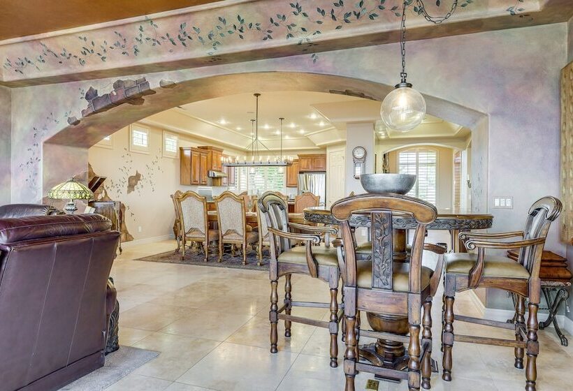 Airy St George Retreat W/ Balcony + Mtn Views!