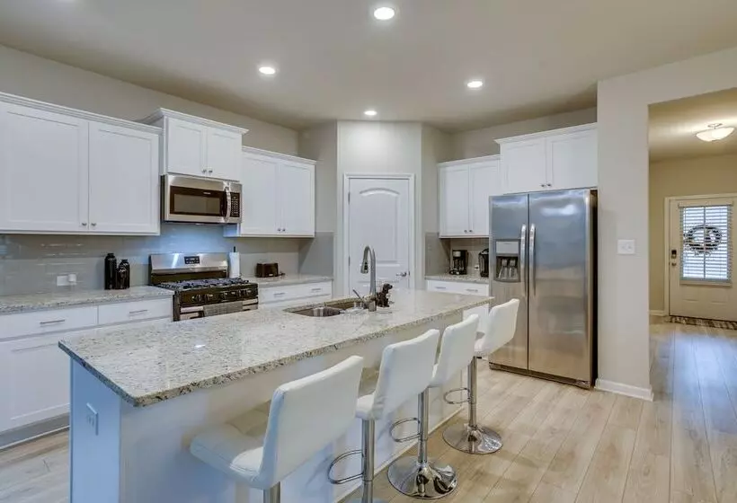 Baton Rouge Vacation Rental: 5 Mi To Lsu!