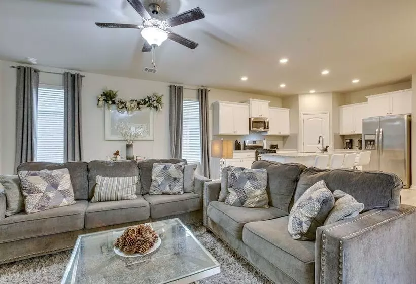 Baton Rouge Vacation Rental: 5 Mi To Lsu!