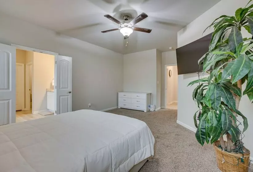 Baton Rouge Vacation Rental: 5 Mi To Lsu!