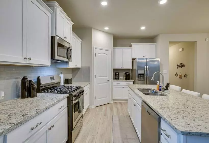 Baton Rouge Vacation Rental: 5 Mi To Lsu!