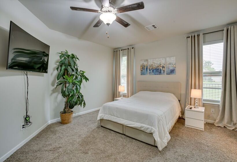 Baton Rouge Vacation Rental: 5 Mi To Lsu!