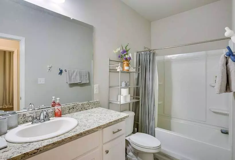 Baton Rouge Vacation Rental: 5 Mi To Lsu!