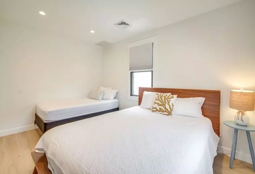 Beautiful Cape May Cottage: Walk To Beach & Mall!