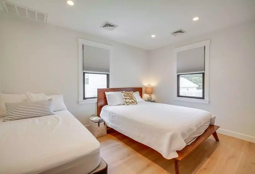 Beautiful Cape May Cottage: Walk To Beach & Mall!