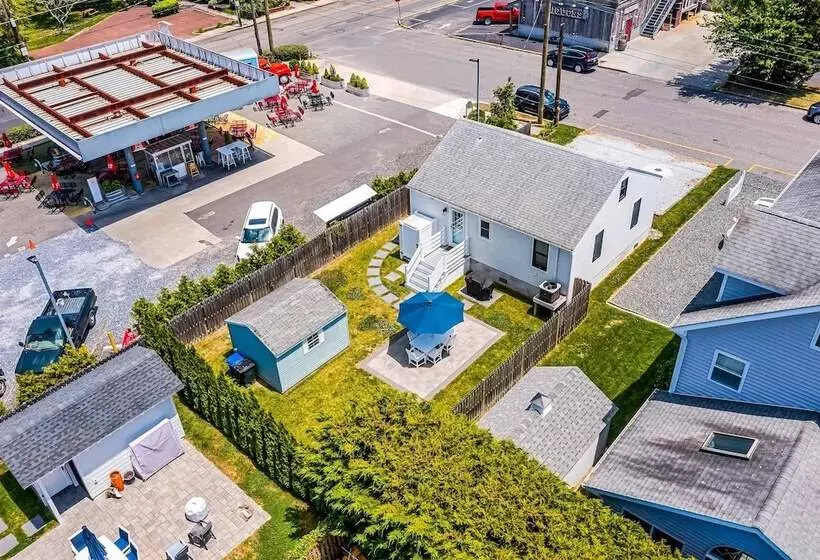 Beautiful Cape May Cottage: Walk To Beach & Mall!