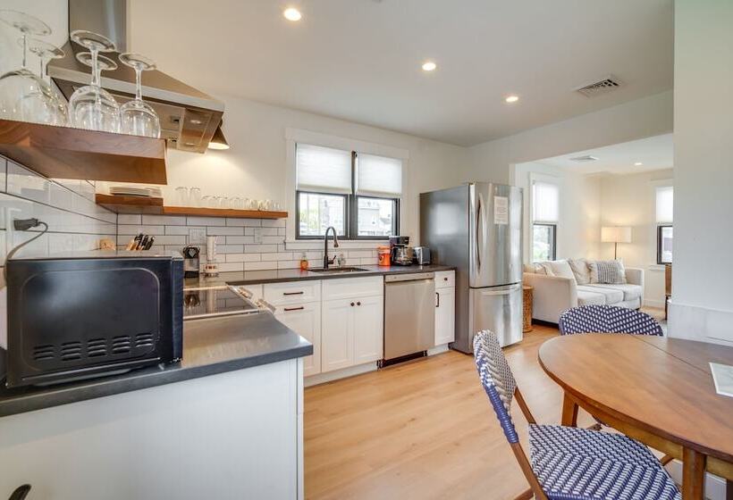 Beautiful Cape May Cottage: Walk To Beach & Mall!