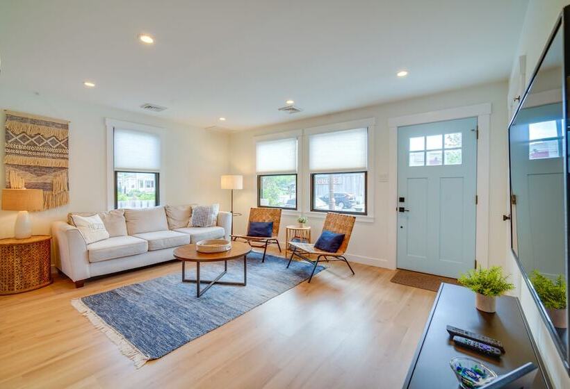 Beautiful Cape May Cottage: Walk To Beach & Mall!