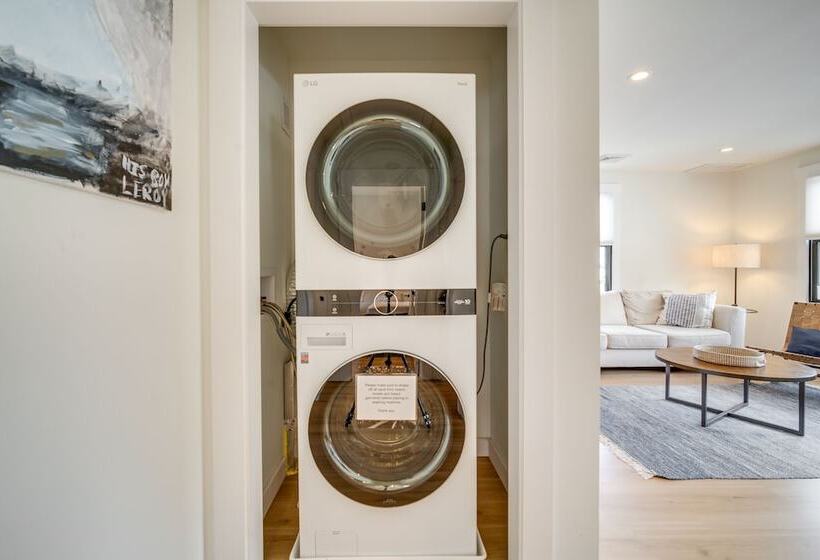 Beautiful Cape May Cottage: Walk To Beach & Mall!