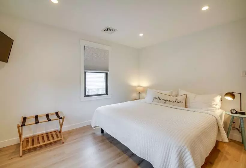 Beautiful Cape May Cottage: Walk To Beach & Mall!