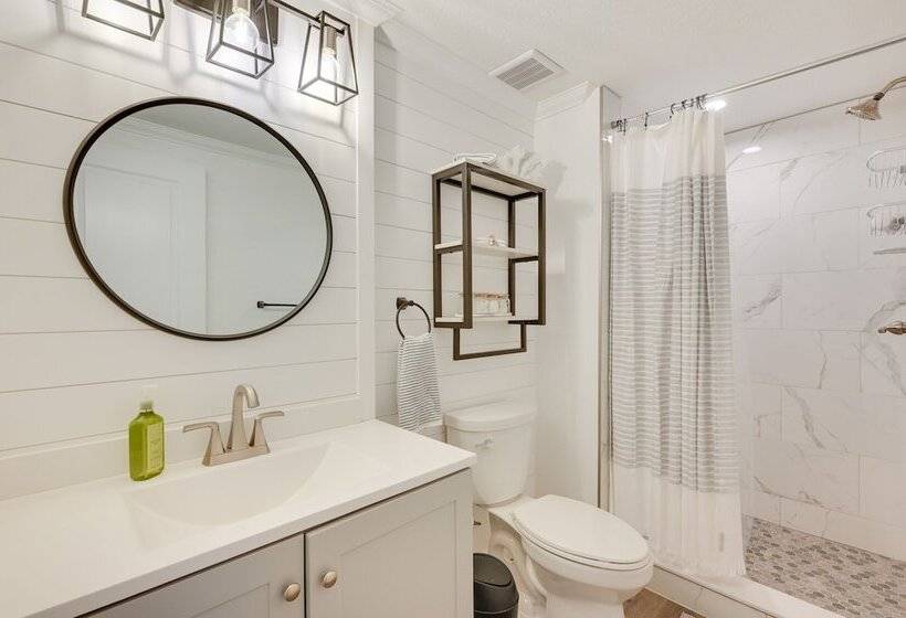 Bright Tampa Oasis W/ Outdoor Pool & Gazebo!