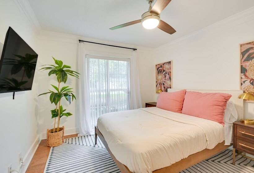 Bright Tampa Oasis W/ Outdoor Pool & Gazebo!