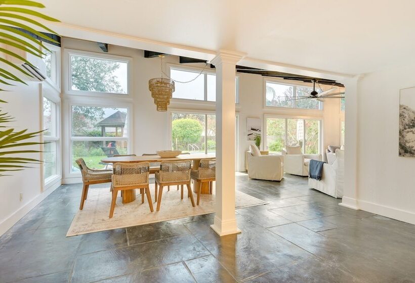 Bright Tampa Oasis W/ Outdoor Pool & Gazebo!