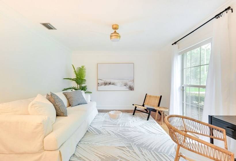 Bright Tampa Oasis W/ Outdoor Pool & Gazebo!