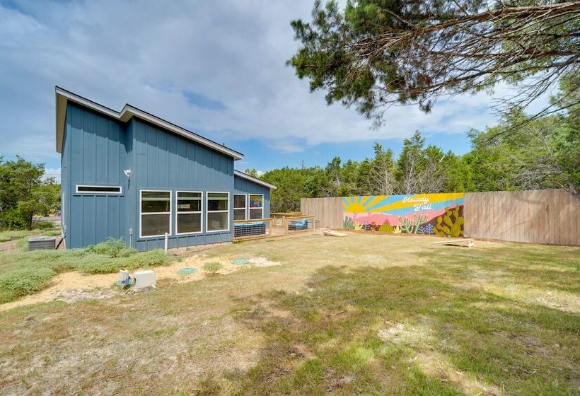 Canyon Lake Oasis: Backyard & Wraparound Deck!