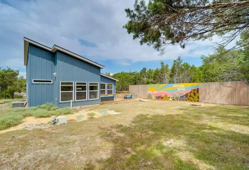 Canyon Lake Oasis: Backyard & Wraparound Deck!