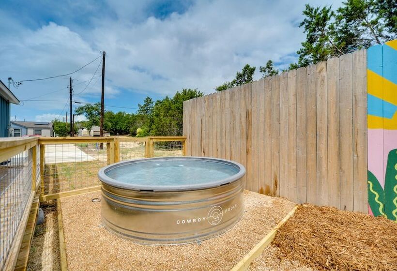 Canyon Lake Oasis: Backyard & Wraparound Deck!