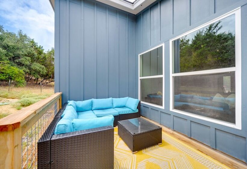 Canyon Lake Oasis: Backyard & Wraparound Deck!