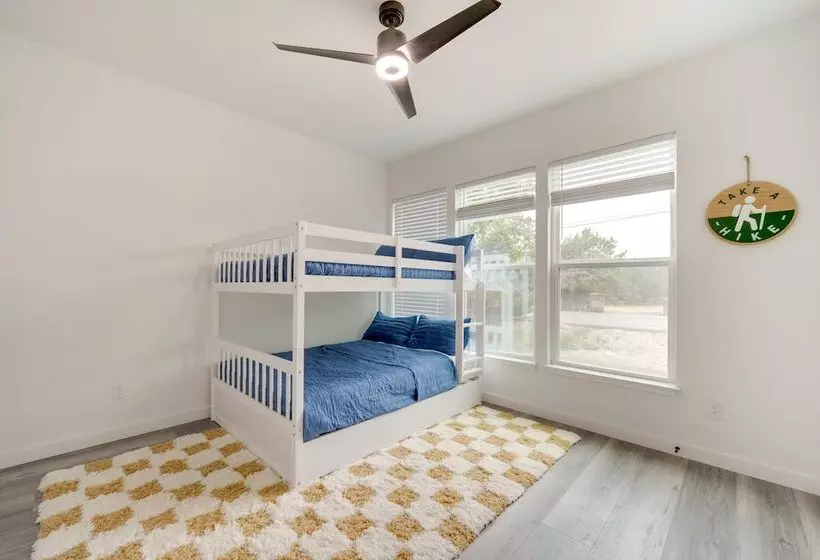 Canyon Lake Oasis: Backyard & Wraparound Deck!