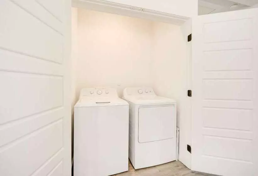 Canyon Lake Oasis: Backyard & Wraparound Deck!