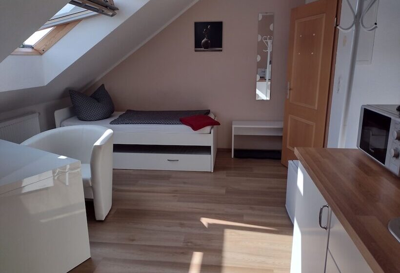 Casa Meynum Pension & Cafe