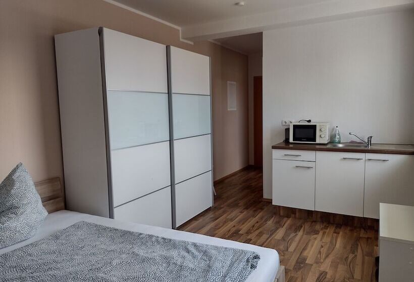 Casa Meynum Pension & Cafe