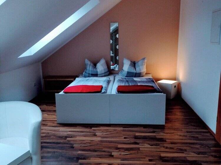 Casa Meynum Pension & Cafe