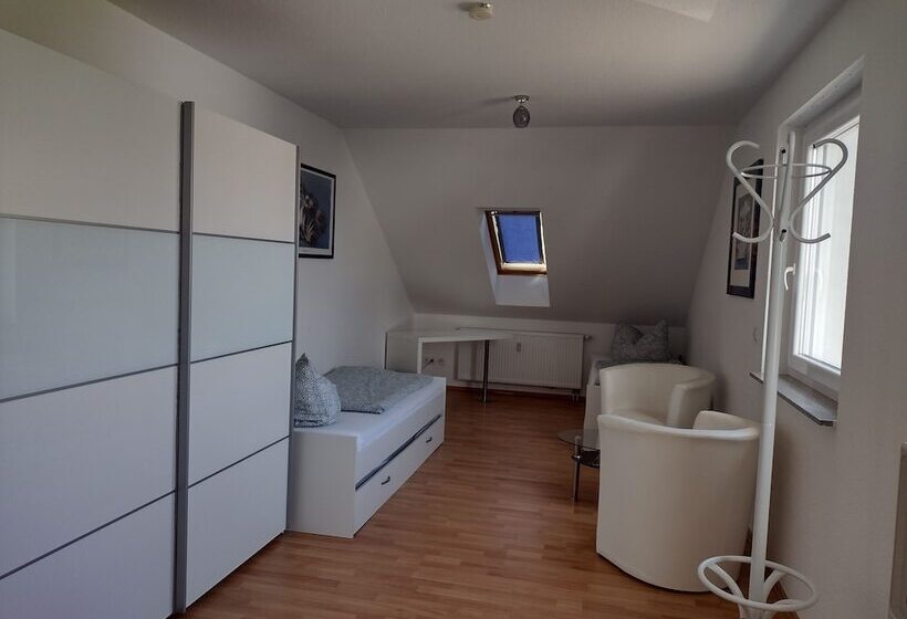 Casa Meynum Pension & Cafe