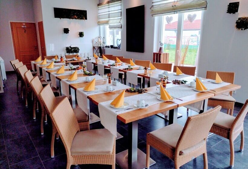 Casa Meynum Pension & Cafe