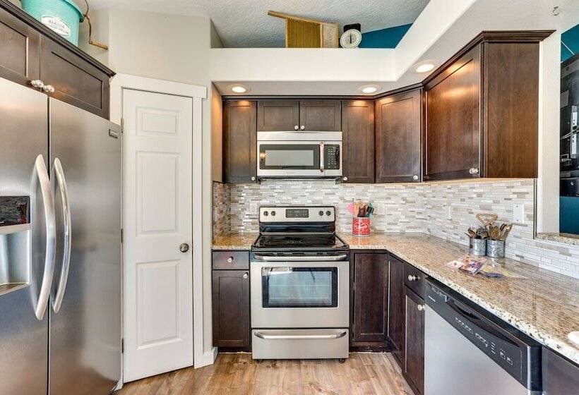 Charming Nampa Home W/ Backyard + Grill!