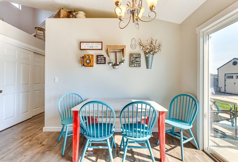 Charming Nampa Home W/ Backyard + Grill!