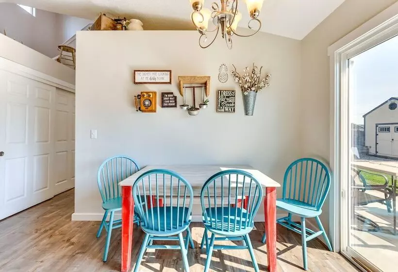Charming Nampa Home W/ Backyard + Grill!