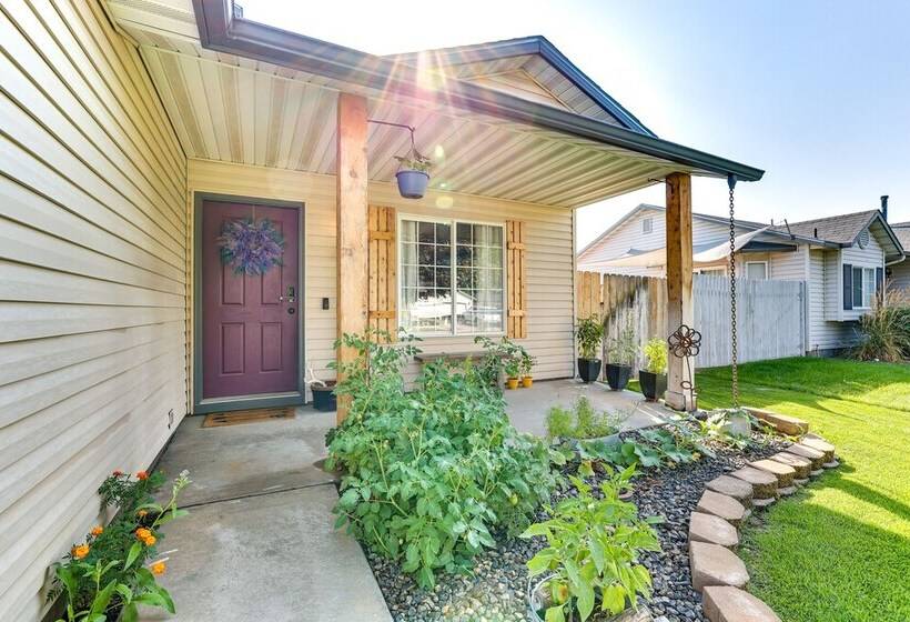 Charming Nampa Home W/ Backyard + Grill!