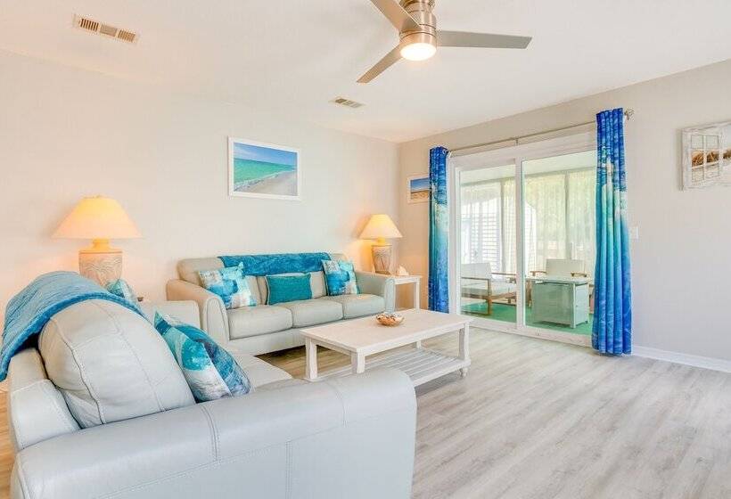 Fenced & Private Backyard: Navarre Retreat