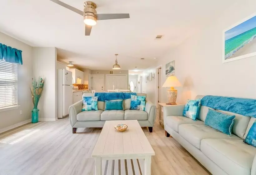 Fenced & Private Backyard: Navarre Retreat