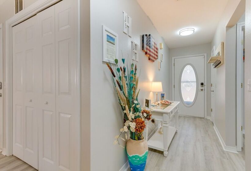 Fenced & Private Backyard: Navarre Retreat