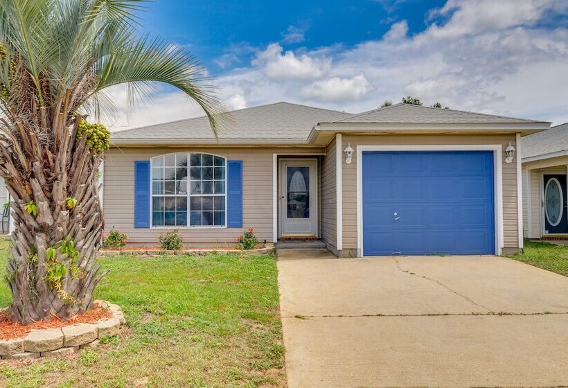 Fenced & Private Backyard: Navarre Retreat