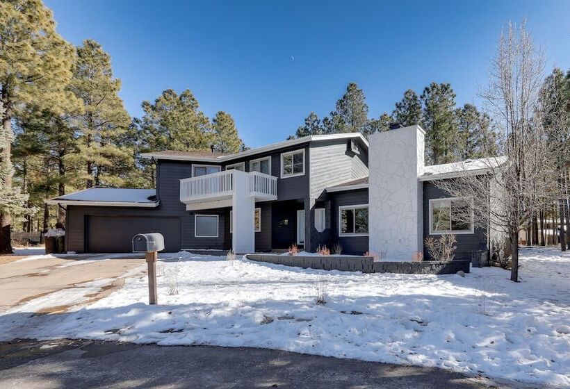 Chic Flagstaff Retreat W/ Fireplace & Patio!