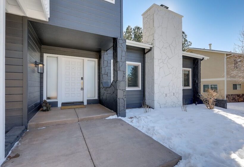 Chic Flagstaff Retreat W/ Fireplace & Patio!