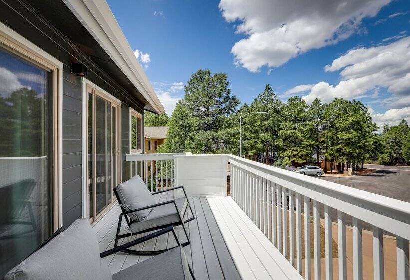 Chic Flagstaff Retreat W/ Fireplace & Patio!
